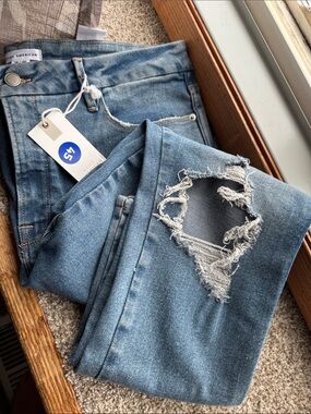 Good American Light Blue Distressed Good Curve Skinny Jeans